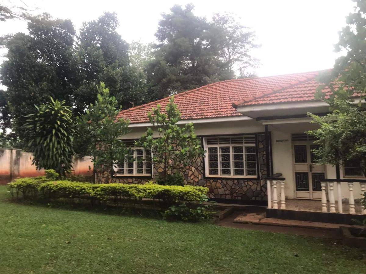 Homestaystudio62 Jinja Extérieur photo