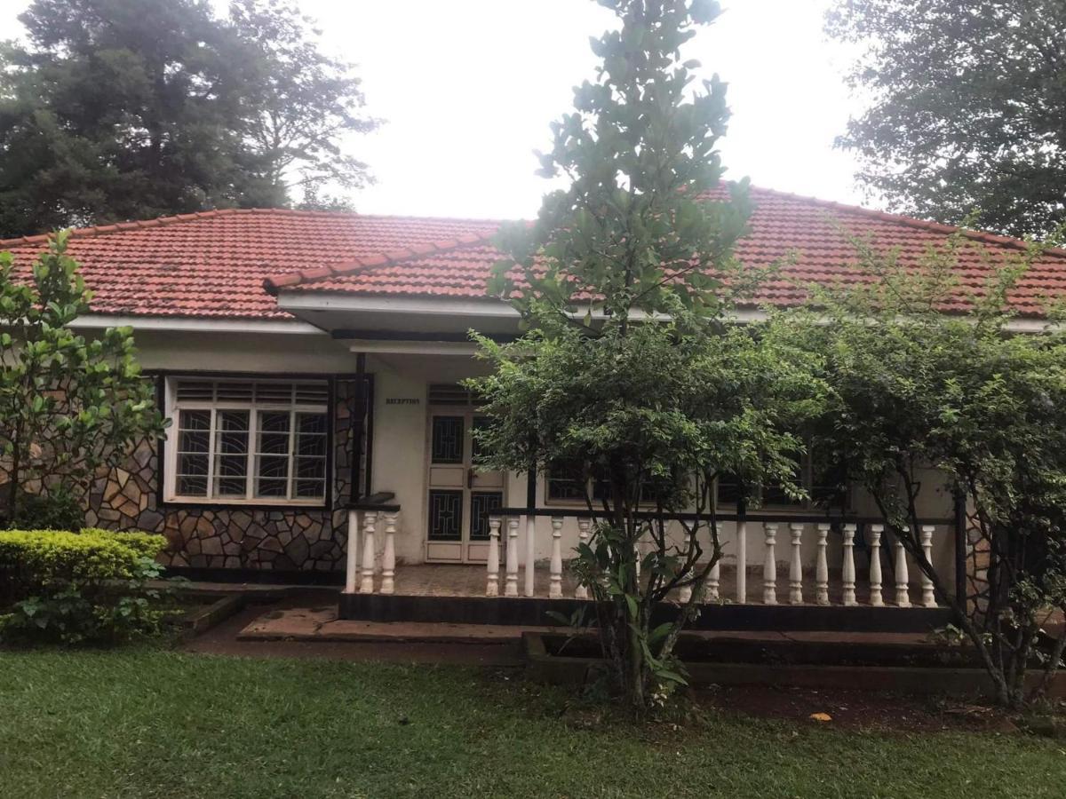 Homestaystudio62 Jinja Extérieur photo